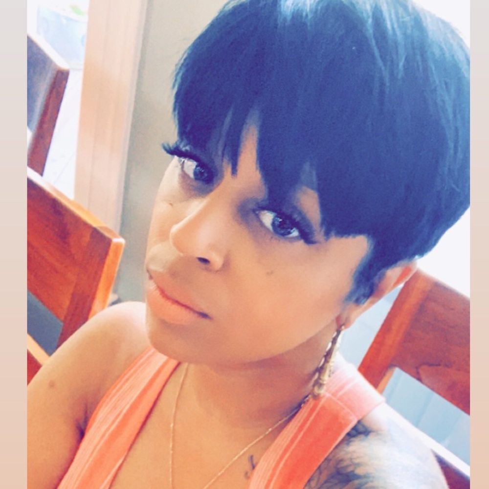 Meet your Posher, Latise